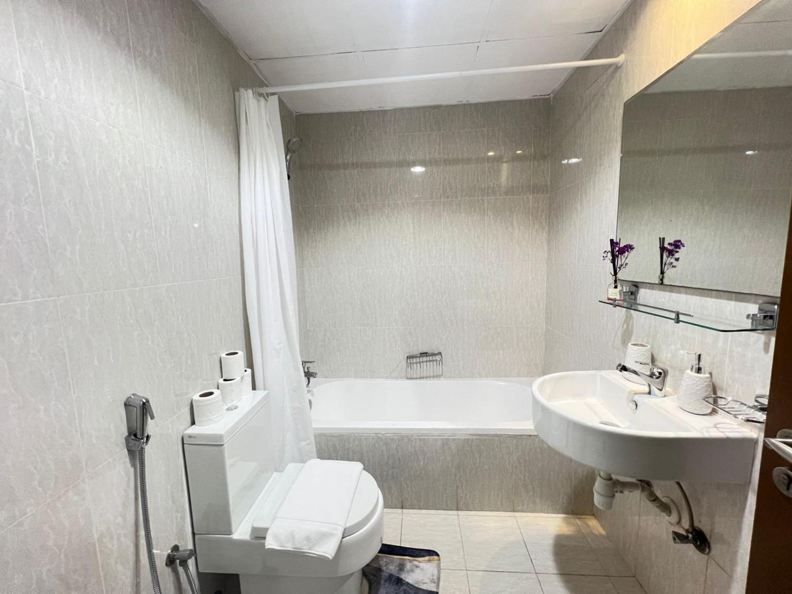 Apartment Cozy Radiance 1-bedroom With Sofa Bed In Ontario *